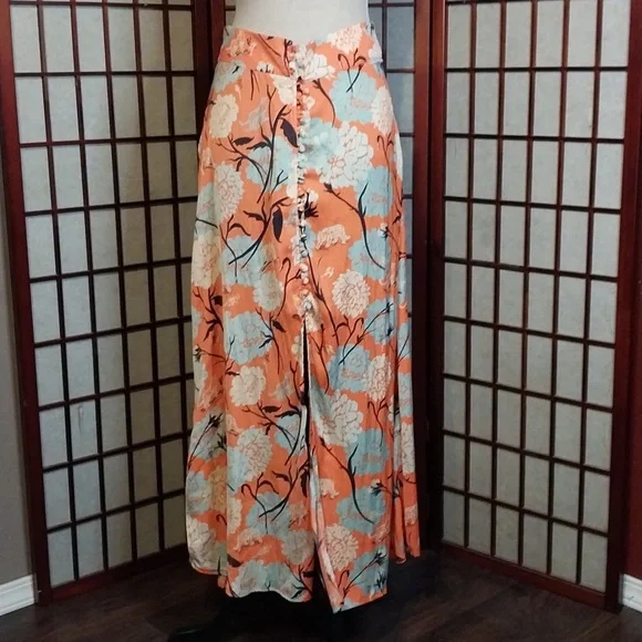 #207 "Sold" Beautiful Free People skirt - Picture 2 of 5